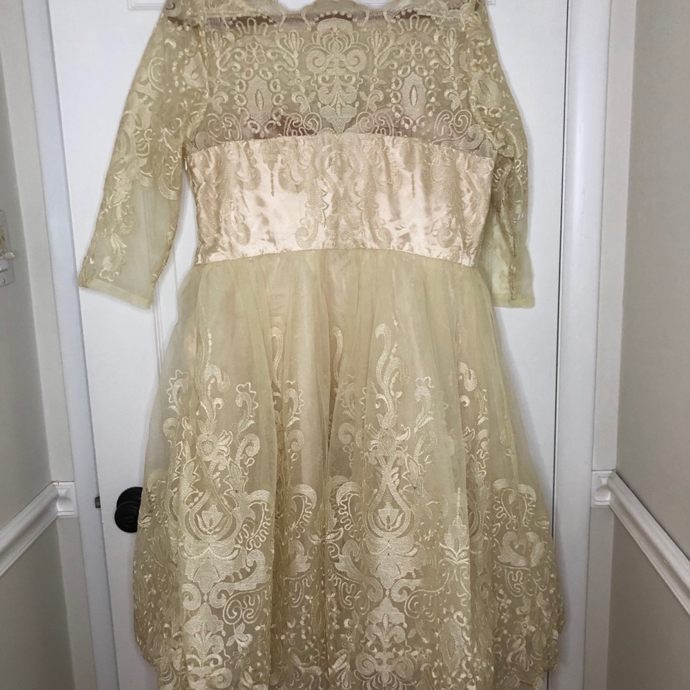 Chi Chi London ModCloth Gilded Grace Lace … - Picture 9 of 14